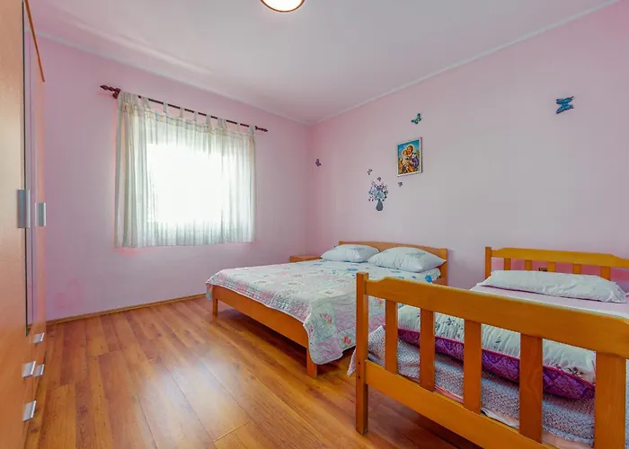 Holiday House Anica