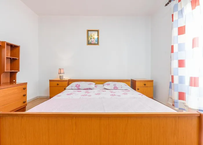 Holiday House Anica
