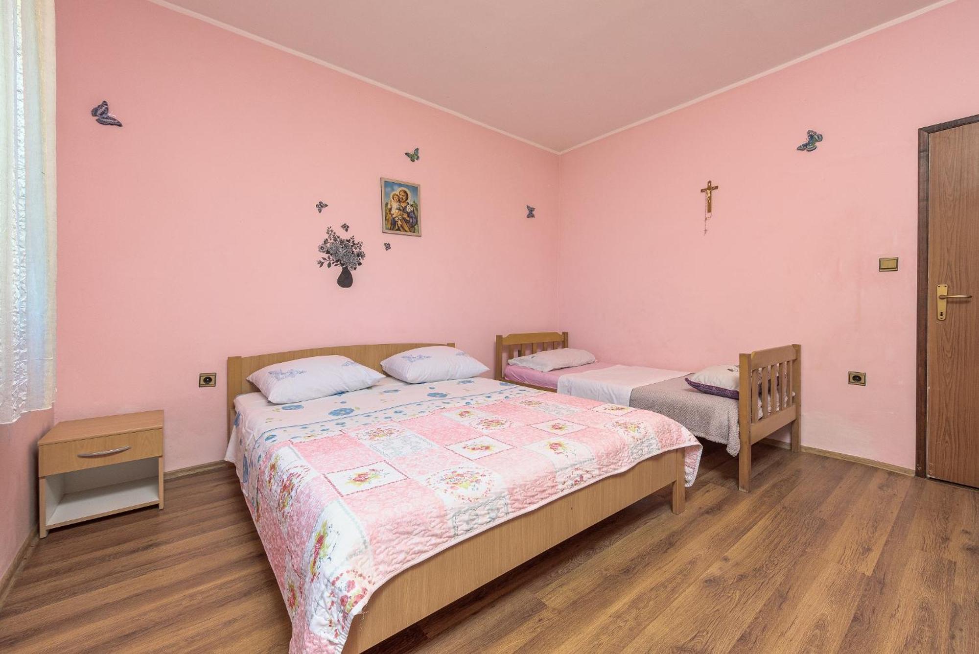 House Anica Apartman *